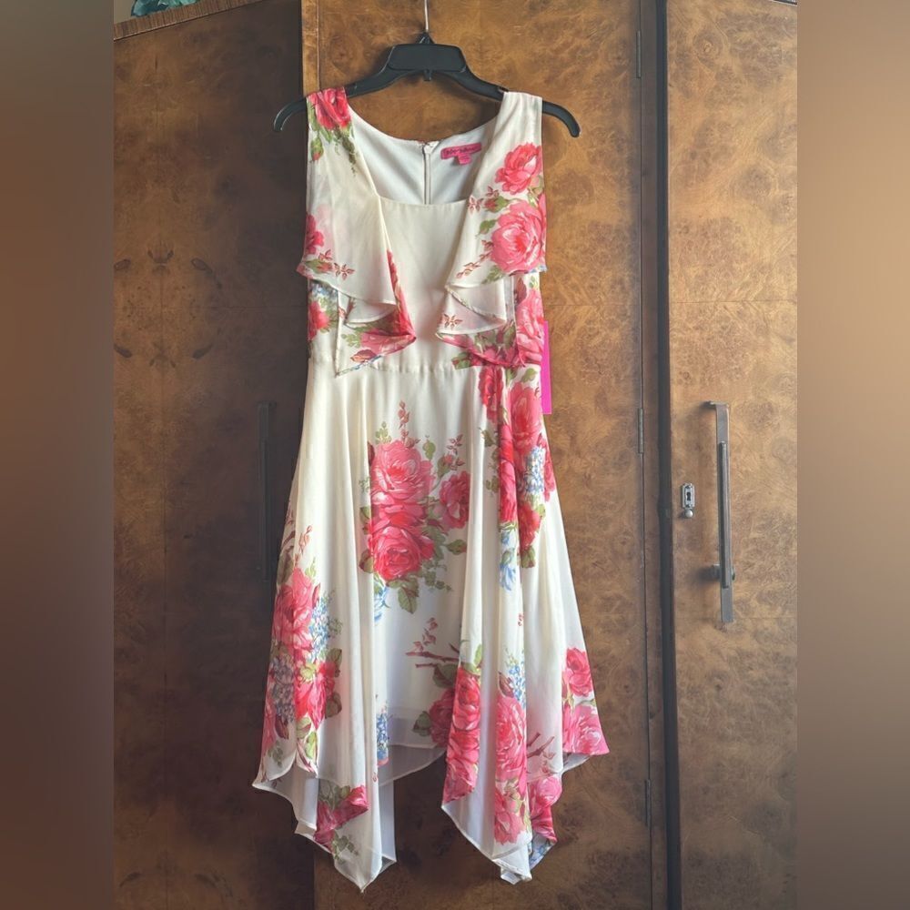 NWT - Betsey Johnson - flower dress (size 6)